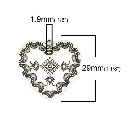 Bild von Zinklegierung Böhmischer Stil Charms Herz Antiksilber Geschnitzte Muster 29mm x 29mm, 10 Stück
