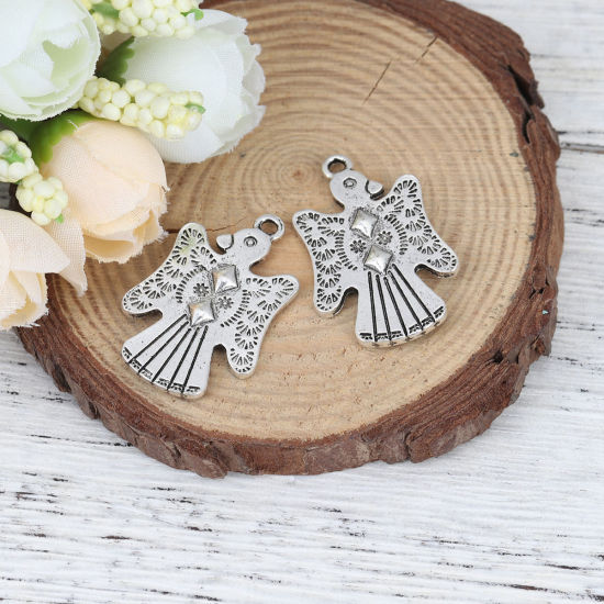 Picture of Zinc Based Alloy Boho Chic Bohemia Pendants Bird Animal Antique Silver Color Carved Pattern 32mm x 21mm, 10 PCs