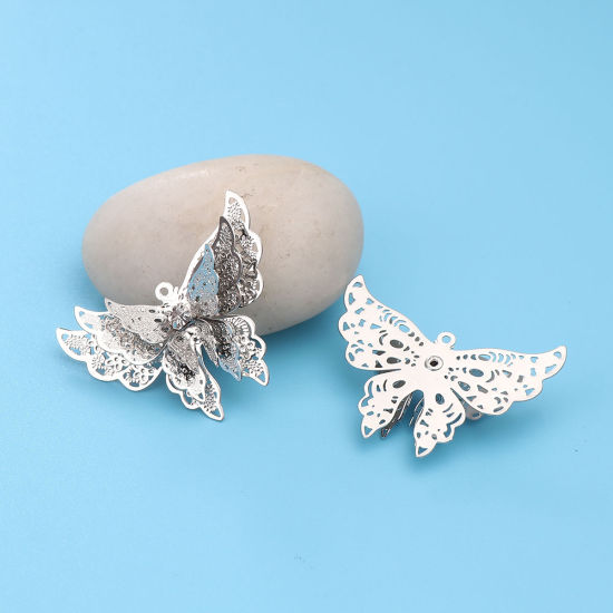 Bild von Messing Filigran Stempel Verzierung Anhänger Schmetterling Silberfarbe Transparent Strass 35mm x 26mm, 5 Stück