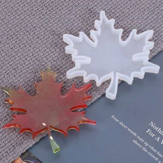 Bild von Silikon Gießform Ahornblatt Weiß 10cm x 9.2cm, 1 Stück