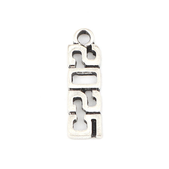 Bild von Zinklegierung Jahr Charms Nummer Antiksilber Message " 2025 " 20mm x 6mm, 50 Stück