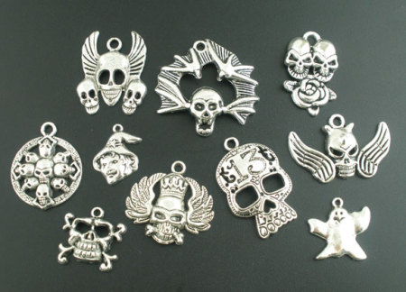 Zinc Based Alloy Halloween & Gothic Pendants Mixed Skull Antique Silver 21x35mm(7/8"x1 3/8")-39x38mm(1 4/8"x1 4/8"), 10 PCs