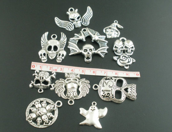 Picture of Zinc Based Alloy Halloween & Gothic Pendants Mixed Skull Antique Silver 21x35mm(7/8"x1 3/8")-39x38mm(1 4/8"x1 4/8"), 10 PCs