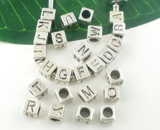 Bild von 26 Stück Zinklegierung Charm-Perlen mit großem Loch im europäischen Stil Antiksilber Würfel Anfangsbuchstabe/ Großbuchstabe Message " A-Z " 7mm x 7mm, Loch: Ca. 4.7mm
