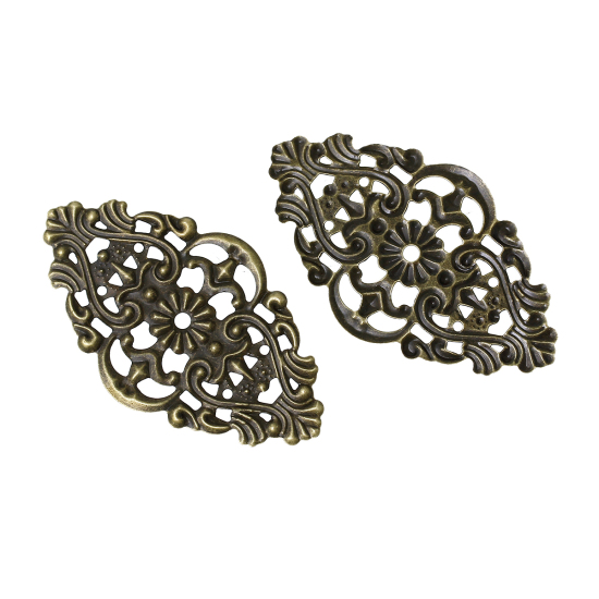 Image de Cabochons d'Embellissement Estampe en Filigrane Creux en Alliage de Fer Losange Fleurs Gravé Bronze Antique 5.5cm x 3.2cm, 100 Pcs