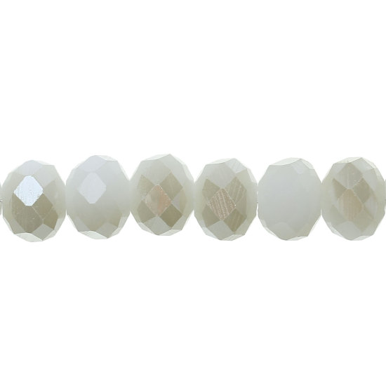 Image de Perles en Verre Forme Rond Blanc à facettes Diamètre: 8mm, Tailles de Trous: 1.5mm, 1 Enfilade ( 45cm Long/Enfliade, Environ 71PCs/Enfilade )