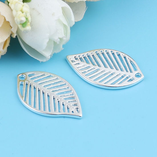 Immagine di Zinc Based Alloy Charms Leaf Silver Plated 28mm x 17mm, 10 PCs