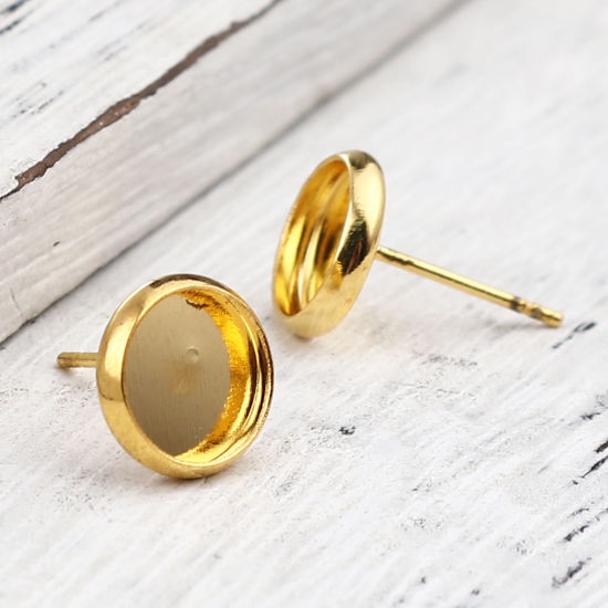 Iron Based Alloy Cabochon Settings Ear Post Stud Earrings Findings Round Gold Plated (Fit 8mm Dia.) 10mm Dia., Post/ Wire Size: (21 gauge), 30 PCs の画像