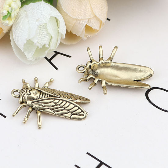 Immagine di Zinc Based Alloy Insect Charms Cicada Gold Tone Antique Gold 28mm x 23mm, 10 PCs