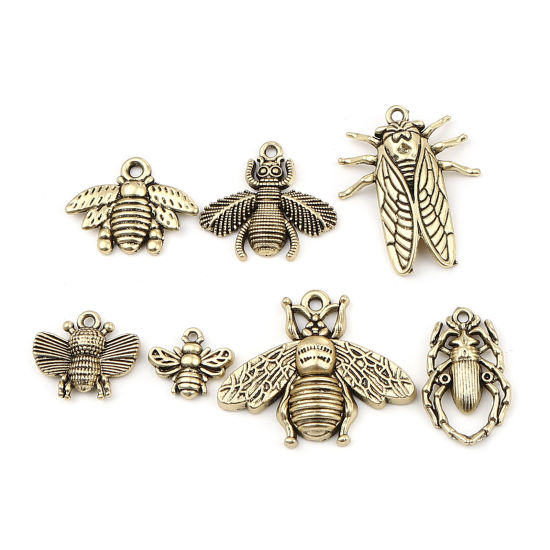 Immagine di Zinc Based Alloy Insect Charms Cicada Gold Tone Antique Gold 28mm x 23mm, 10 PCs