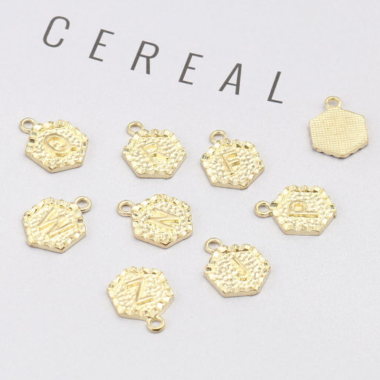 Immagine di Lega di Zinco Charms Colore Oro 16K Esagono Lettera Maiuscola 17mm x 12mm, 1 Serie