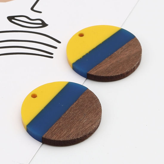 Immagine di Resina Charm Resina Effetto Legno Charms Tondo Multicolore 28mm , 3 Pz