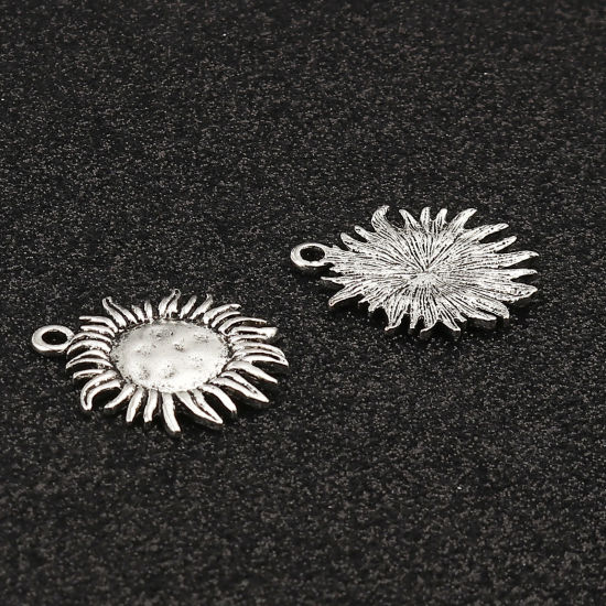 Bild von Zinklegierung Galaxis Charms Sonne Antiksilber 25mm x 22mm, 10 Stück