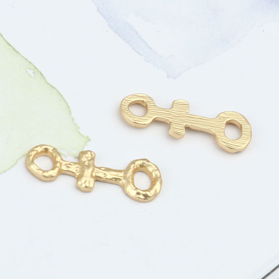 Bild von Zinklegierung Religiös Verbinder Ring Matt Gold mit Kreuz Muster 30mm x 11mm, 5 Stück