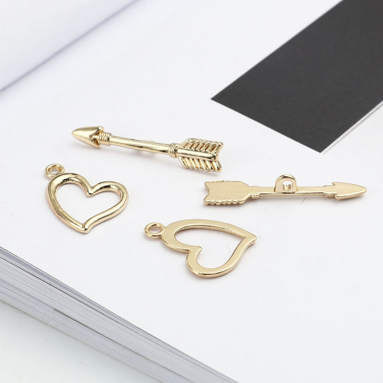 Picture of Zinc Based Alloy Toggle Clasps Arrow Gold Plated Heart 35mm x 7mm 22mm x 20mm, 5 Sets