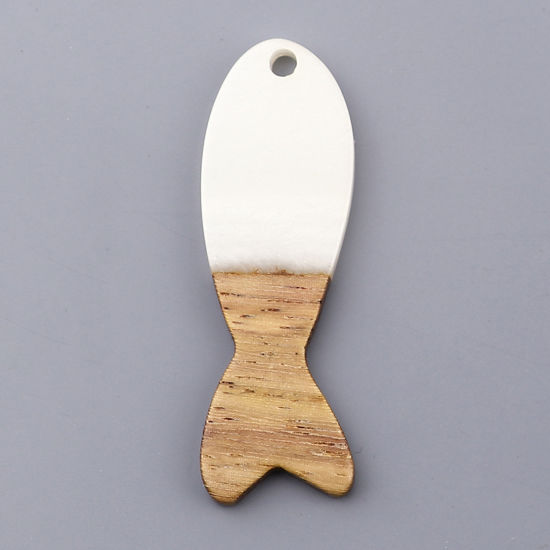 Immagine di Legno & Resina Charm Resina Effetto Legno Ciondoli Pesce Bianco Sporco 3.7cm x 1.2cm, 3 Pz