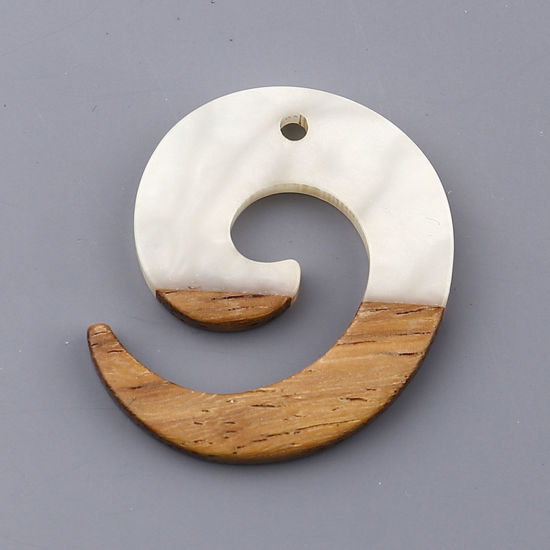 Immagine di Legno & Resina Charm Resina Effetto Legno Charms Turbine Bianco Sporco 28mm x 24mm, 3 Pz