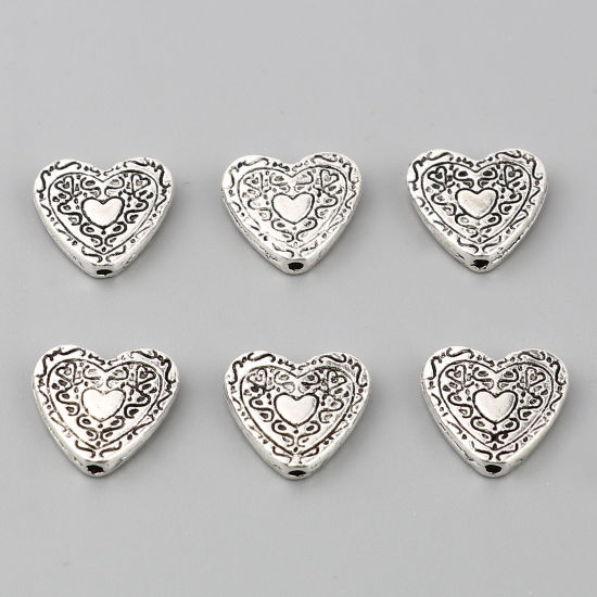 Immagine di Lega di Zinco Perline Cuore Argento Antico Intagliato Scolpisce Circa 14mm x 13mm, Foro:Circa 1.2mm, 50 Pz