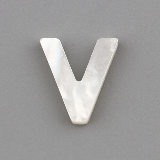 Image de Perles en Coquille Lettre Crème Mots" V " 10mm x 9mm, Taille de Trou: 0.5mm, 1 Pièce