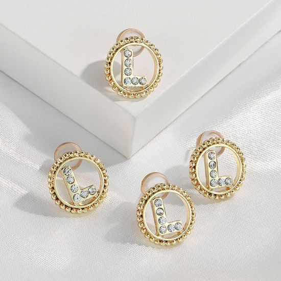 Imagen de Zamak Pendientes Oro Real Chapado Ronda Mayúscula Letra Mensaje " L " Transparente Rhinestone 15mm Diámetro, Post/ Wire Size: (21 gauge), 2 Unidades