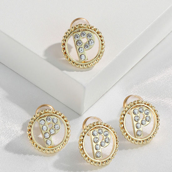 Imagen de Zamak Pendientes Oro Real Chapado Ronda Mayúscula Letra Mensaje " P " Transparente Rhinestone 15mm Diámetro, Post/ Wire Size: (21 gauge), 2 Unidades