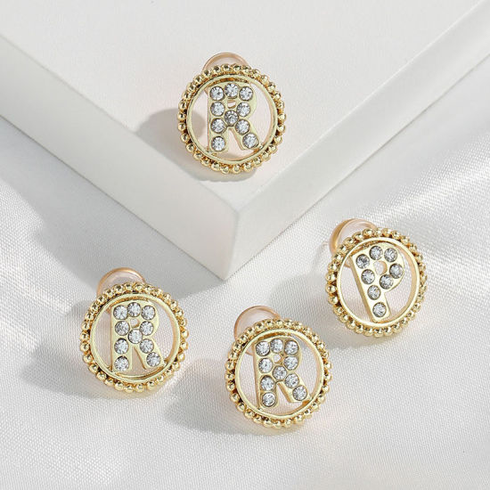 Imagen de Zamak Pendientes Oro Real Chapado Ronda Mayúscula Letra Mensaje " R " Transparente Rhinestone 15mm Diámetro, Post/ Wire Size: (21 gauge), 2 Unidades