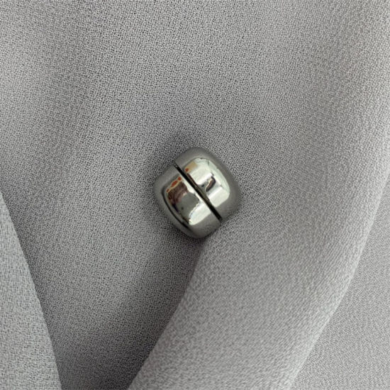 Picture of Silver Tone - Zinc Based Alloy No-snag Magnetic Round Scarf Buckle For Hijab Scarf Wrap 1cm Dia., 1 Piece