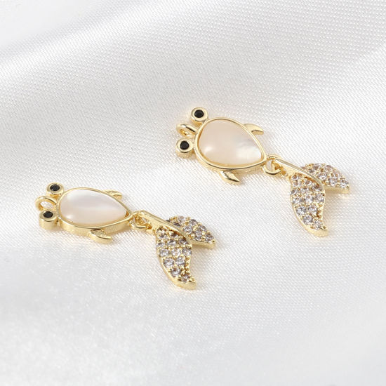 Immagine di Ottone & Acrilico Charms Pesce Rosso 18K Vero Oro Placcato Bianco Trasparente Strass 23mm x 9mm, 1 Pz