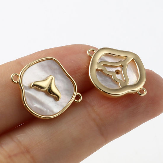 Picture of Shell & Brass Connectors 18K Real Gold Plated Irregular White 18mm x 15mm, 1 Piece