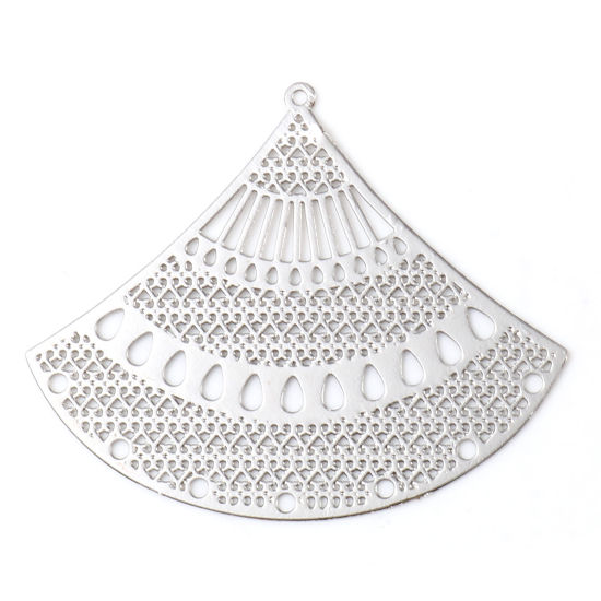 Immagine di Lega di Ferro Filigree Stamping Ciondoli A Forma di Ventagli Tono Argento Filigrana 5cm x 4cm , 5 Pz