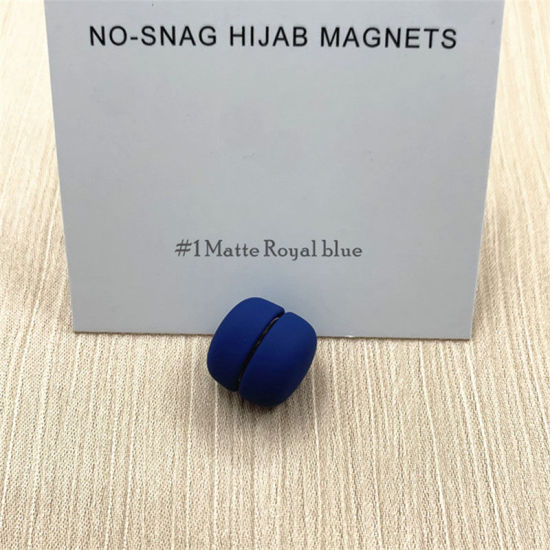 Picture of Royal Blue - 1# Zinc Based Alloy No-snag Magnetic Round Scarf Buckle For Hijab Scarf Wrap 1.2x1.2cm, 1 Piece