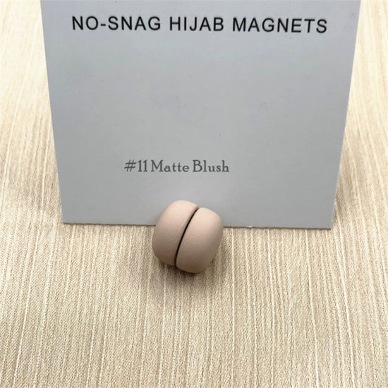 Изображение Khaki - 11# Zinc Based Alloy No-snag Magnetic Round Scarf Buckle For Hijab Scarf Wrap 1.2x1.2cm, 1 Piece