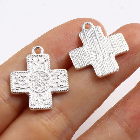 Immagine di Lega di Zinco Religione Charms Croce Argento Placcato Intagliato 21mm x 18mm , 20 Pz