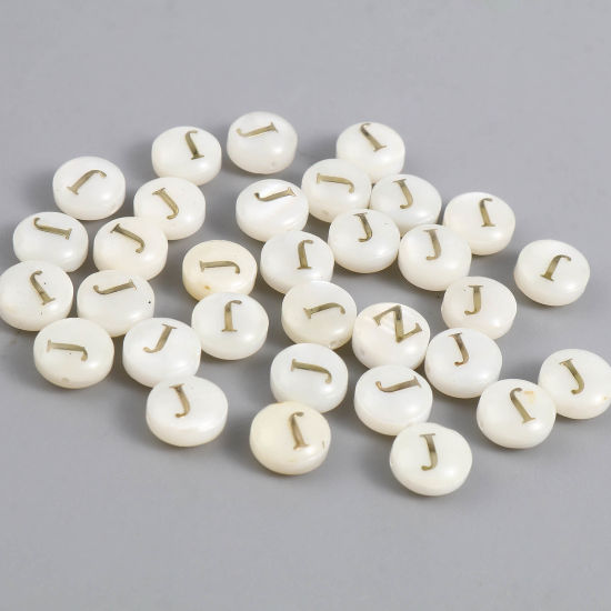 Image de Perles en Coquille Naturelle Plat-Rond Crème Alphabet Initial/ Lettre Majuscule Mots" J " 8mm Dia, Taille de Trou: 1.1mm, 10 Pcs