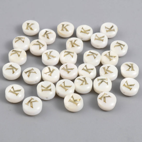 Image de Perles en Coquille Naturelle Plat-Rond Crème Alphabet Initial/ Lettre Majuscule Mots" K " 8mm Dia, Taille de Trou: 1.1mm, 10 Pcs
