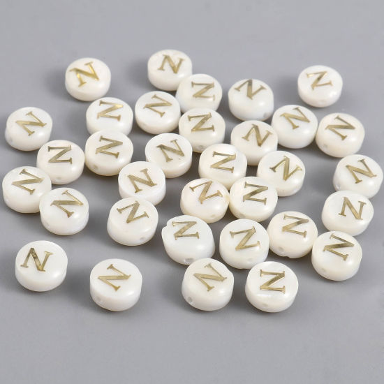 Image de Perles en Coquille Naturelle Plat-Rond Crème Alphabet Initial/ Lettre Majuscule Mots" N " 8mm Dia, Taille de Trou: 1.1mm, 10 Pcs