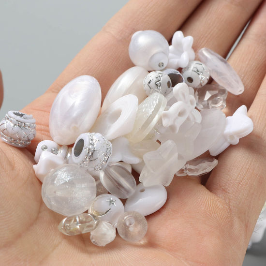 Imagen de Acrílico Cuentas Al Azar , Blanco 6mm Diámetro, 39mm x 27mm, Agujero: Aprox 7.2mm-1.1mm, 100 Gramos