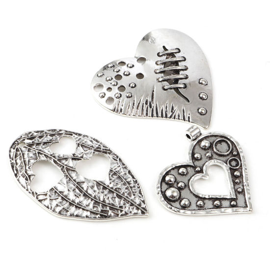 Imagen de Zamak día de San Valentín Colgantes Hoja Plata Antigua Corazón 63mm x 38mm, 5 Unidades