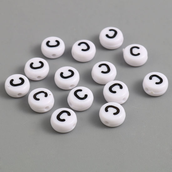 Изображение Acrylic Beads Flat Round Black & White Initial Alphabet/ Capital Letter Pattern Message " C " About 7mm Dia., Hole: Approx 1.4mm, 500 PCs