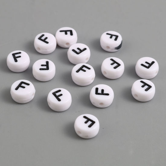 Изображение Acrylic Beads Flat Round Black & White Initial Alphabet/ Capital Letter Pattern Message " F " About 7mm Dia., Hole: Approx 1.4mm, 500 PCs