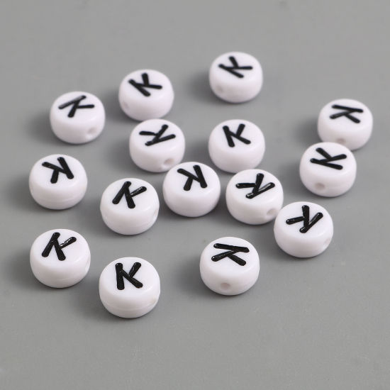 Изображение Acrylic Beads Flat Round Black & White Initial Alphabet/ Capital Letter Pattern Message " K " About 7mm Dia., Hole: Approx 1.4mm, 500 PCs