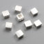 亜鉛合金 スペーサー ビーズ 2つ穴 正方形 銀メッキ 約 6mm x 6mm、 穴：約 1.2mm、 10 個 の画像