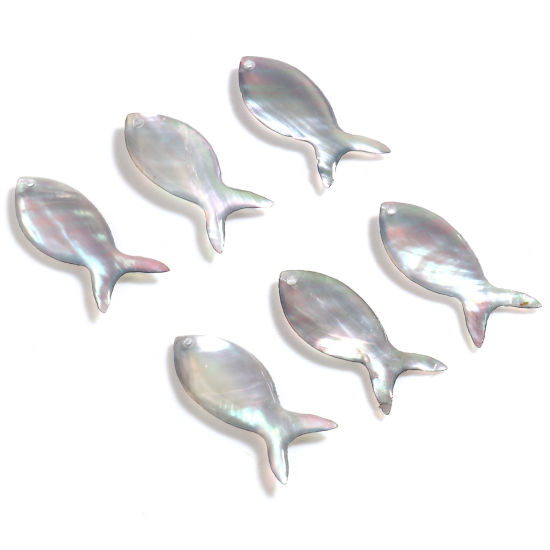 Image de Breloques Bijoux d'Océan Naturel en Coquille Poisson Gris Clair 25mm x 10mm, 2 Pcs