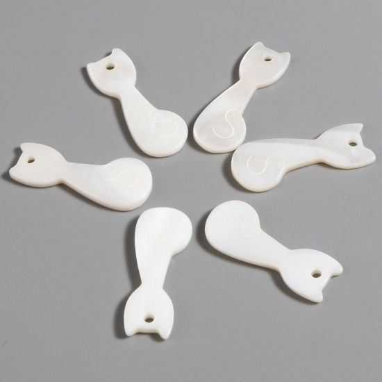 Image de Breloques Naturel en Coquille Chat Blanc 23mm x 9mm, 2 Pcs