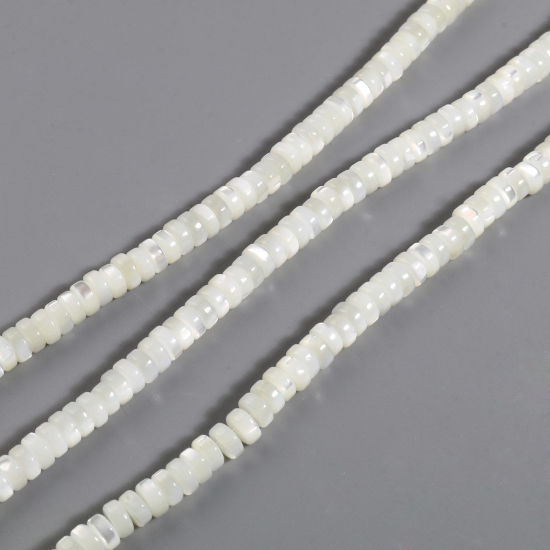 Image de Perles en Coquille Rond Crème 4mm Dia, Taille de Trou: 0.8mm, 40.5cm - 40cm long, 1 Enfilade （Env. 140-138 Pcs/Enfilade)