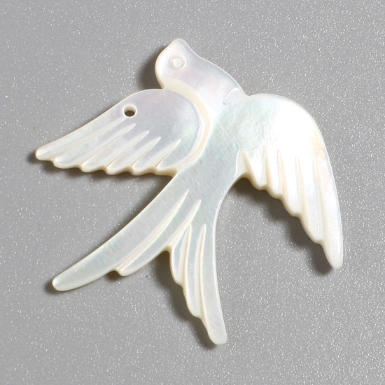 Image de Breloques Religieux Naturel en Coquille Pigeon Crème 29mm x 29mm - 27mm x 27mm, 1 Pièce