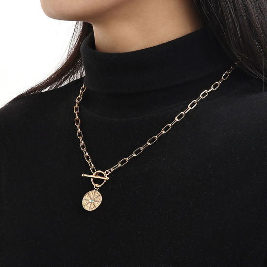 Imagen de 1 Unidad Enchapado al Vacío Ecológico Elegante Religión 18K Oro Real Chapado Latón & Brillantito Catena di Fermagli Ronda Mal de ojo Imitación de turquesa Collar con Colgante Para Mujeres Fiesta 51cm longitud