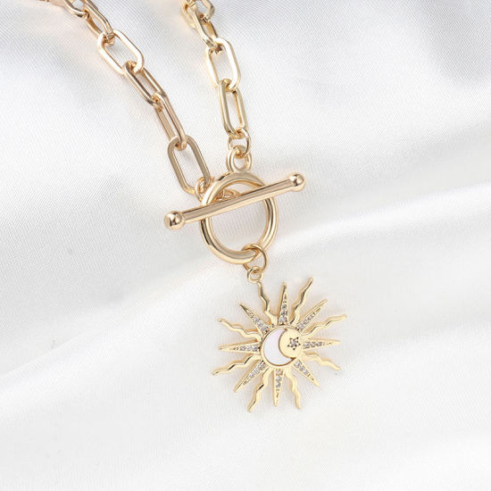 Imagen de 1 Unidad Enchapado al Vacío Ecológico Elegante Galaxia 18K Oro Real Chapado Latón & Brillantito Catena di Fermagli Sol Collar con Colgante Para Mujeres Fiesta 51cm longitud