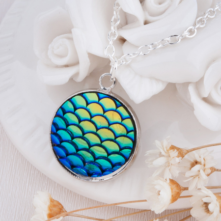 Image de Nouvelle Tendance Colliers Pendentif Cabochon en Résine Rond Ecailles de Dragon/Sirène Vert Couleur AB Chaîne Maille Forçat Argent Vieilli 49cm long, 1 Pièce