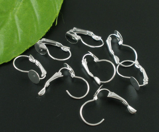 Imagen de Pendientes de Clip Base Camafeo Latón de Ronda, Argentado (Apta 8mm Dia.) 21mm x 14mm, 50 Unidades